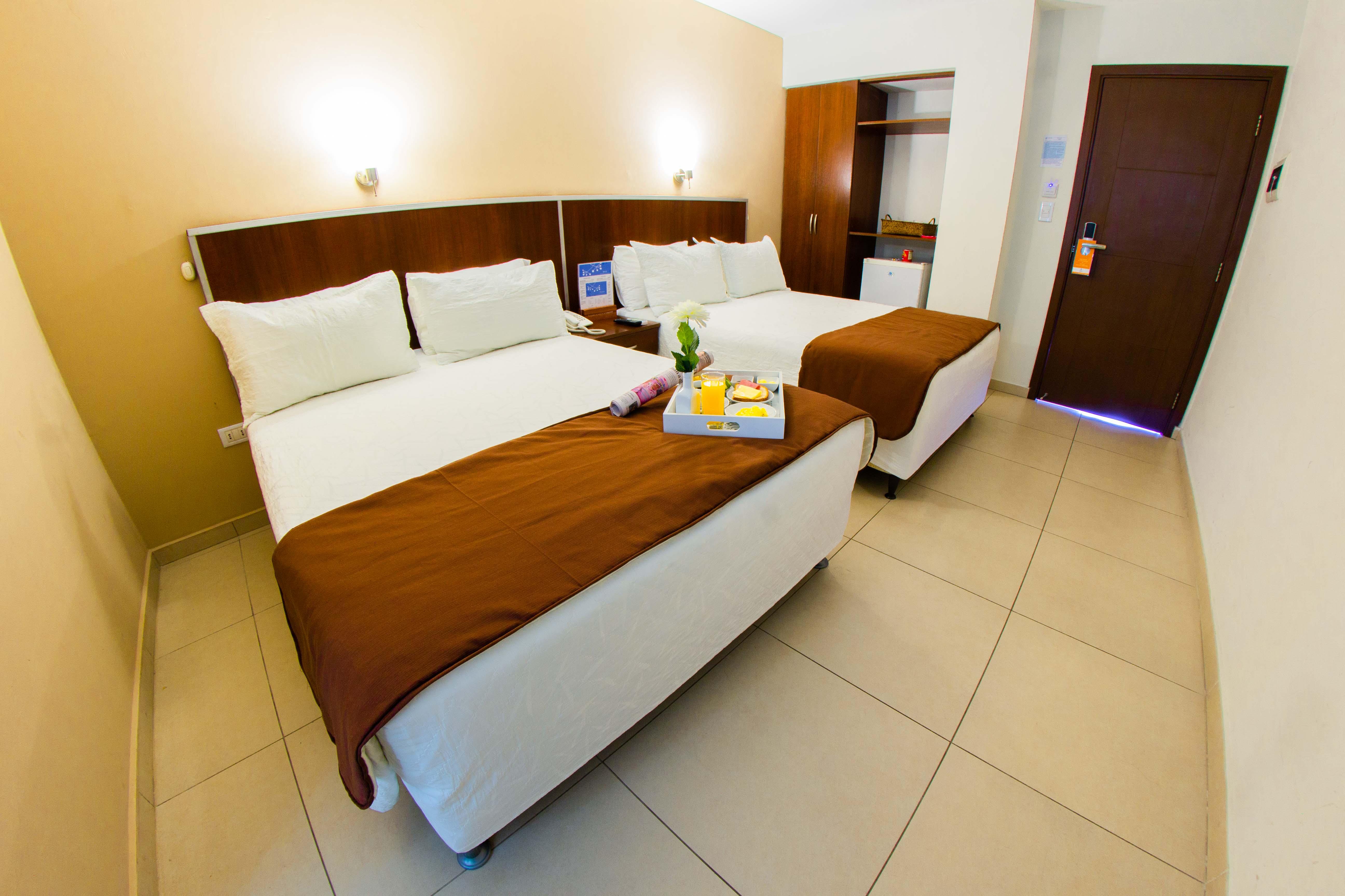 Torre Hotel Ejecutivo Санта-Крус-де-ла-Сьерра Экстерьер фото