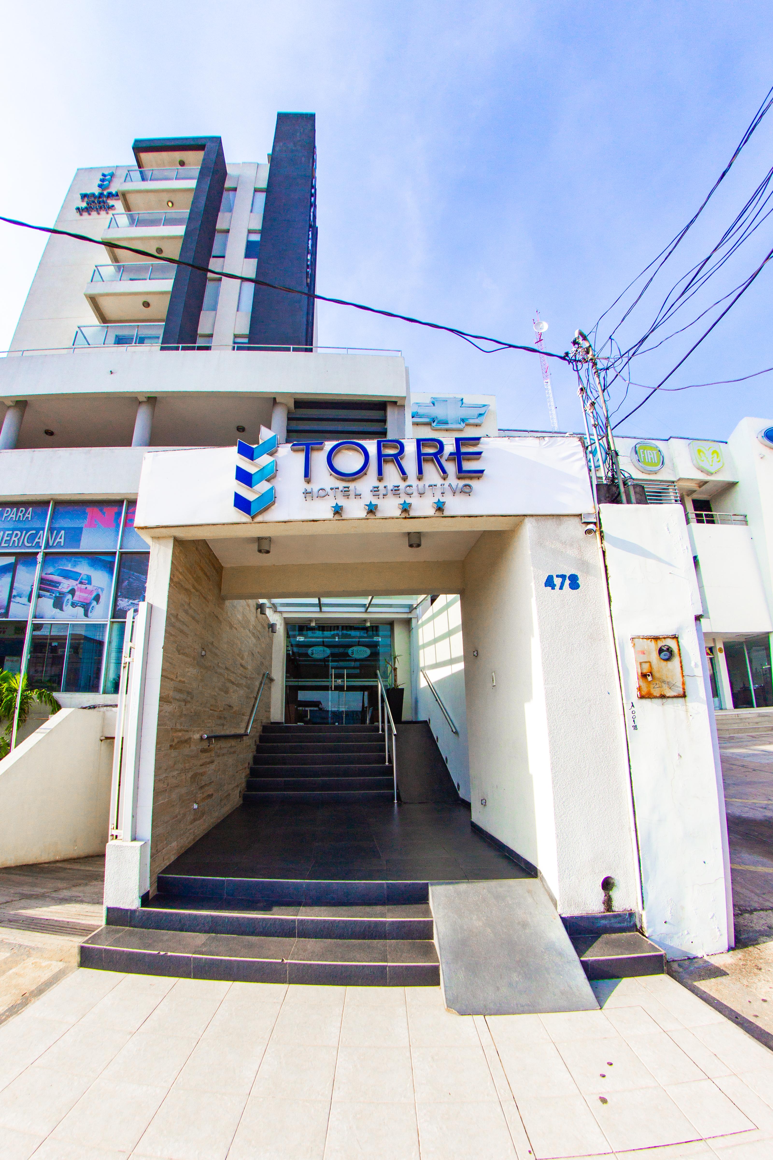 Torre Hotel Ejecutivo Санта-Крус-де-ла-Сьерра Экстерьер фото