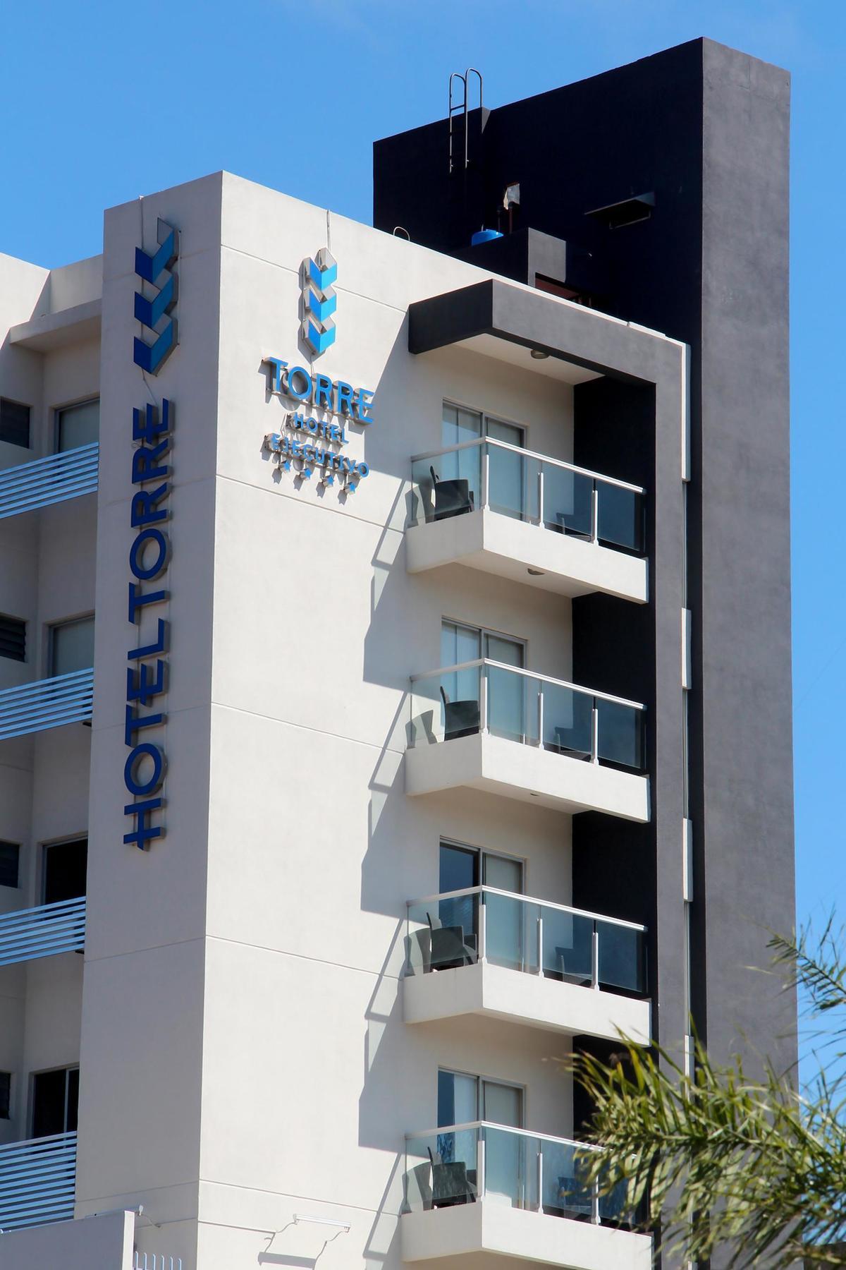 Torre Hotel Ejecutivo Санта-Крус-де-ла-Сьерра Экстерьер фото