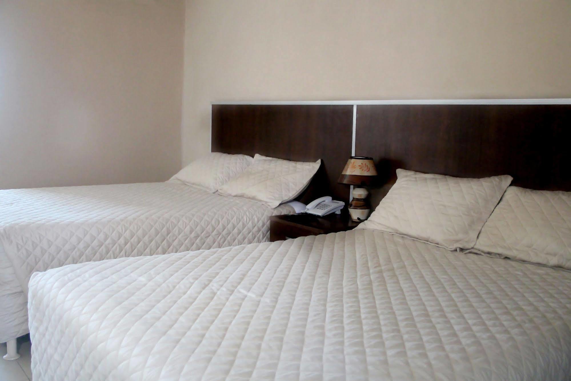 Torre Hotel Ejecutivo Санта-Крус-де-ла-Сьерра Экстерьер фото